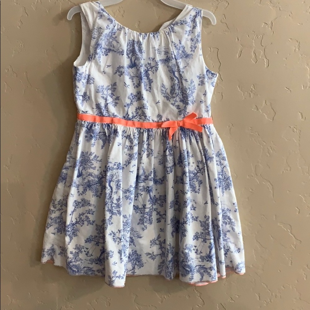 Cute dress with the right pop of color